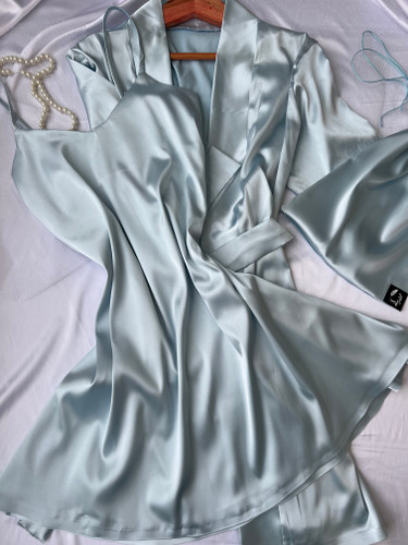 لباس خواب ساتن ابریشمی زنانه پیراهن و روبدو شامبرسایز بندی کامل 38تا54 – لطیف، جذاب و فوقالعاده لاکچری